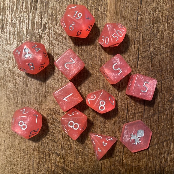 Kraken 12pc Pink Glitter Dice Set - Picture 5 of 5